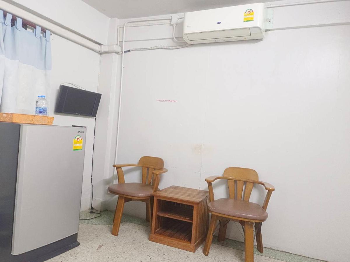 ห้องพักสุขสบายวังหลัง Bangkok Exterior foto